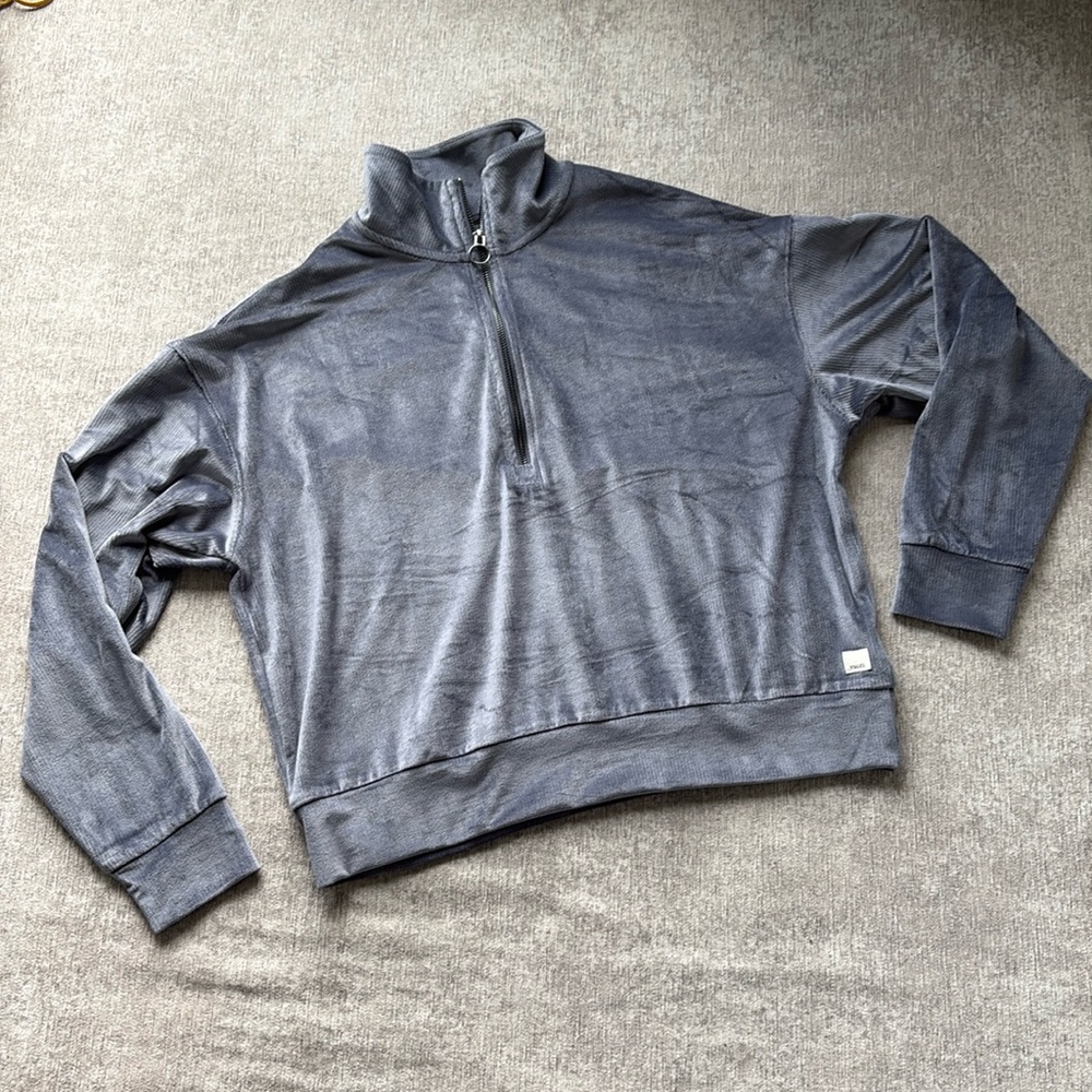 Vuori Velvety Women's Gray Quarter-Zip Sweater, Medium